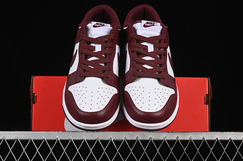 All categories Nk SB Dunk series Nk SB Dunk Low low-top sneakers Nike SB Dunk Low burgundy low-top casual sneakers DV0833-115